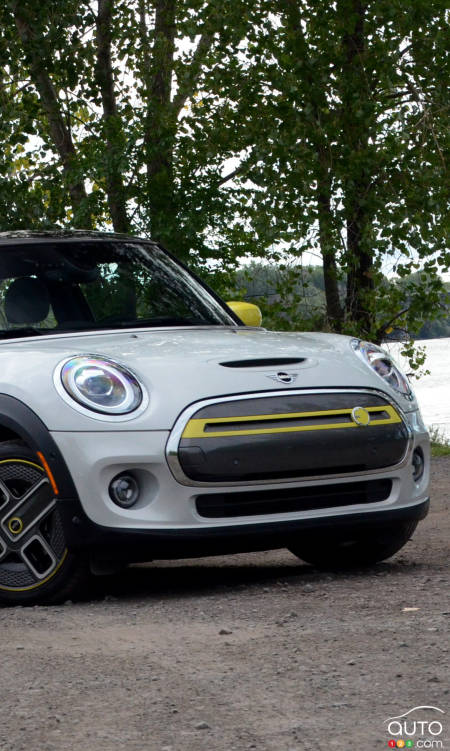 2021 Mini Cooper SE Review: 3 doors, 1 electric motor, 0 gas engines